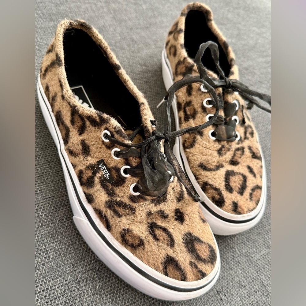 Van’s Cheetah platform fuzzy